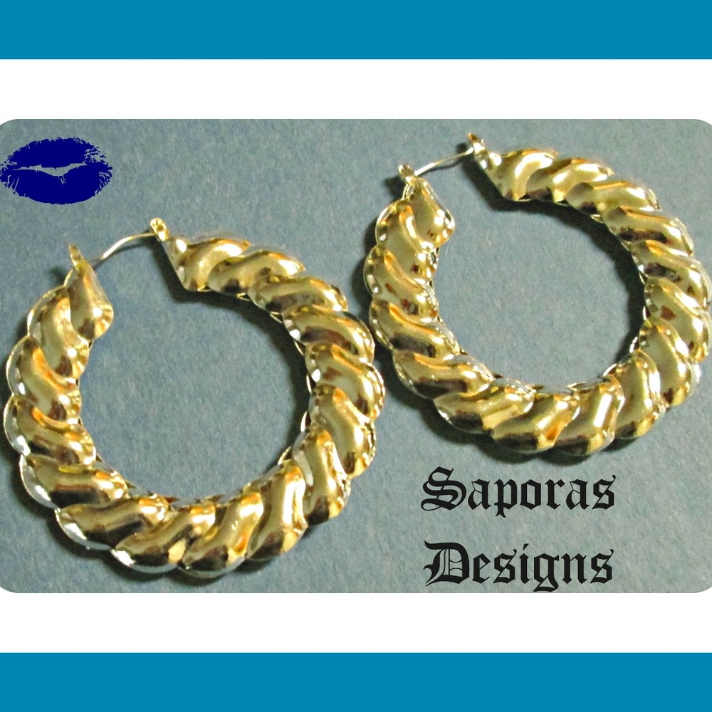 Silver Sea Shell Wavy Hoop Design Earrings